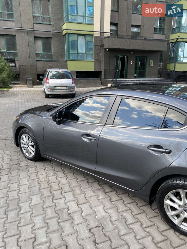 Седан Mazda 3 2017 в Киеве