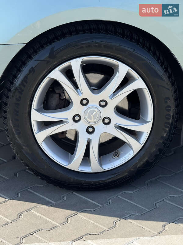 Седан Mazda 3 2003 в Луцке