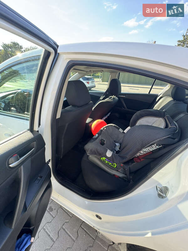 Седан Mazda 3 2012 в Чернівцях фото 10 Седан Mazda 3 2012 в Чернівцях