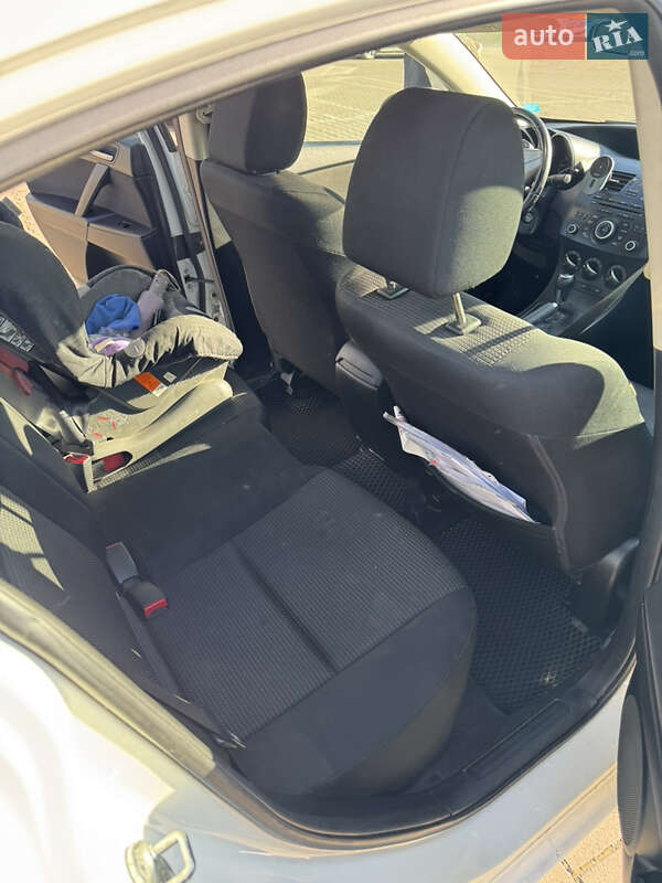 Седан Mazda 3 2012 в Чернівцях фото 13 Седан Mazda 3 2012 в Чернівцях