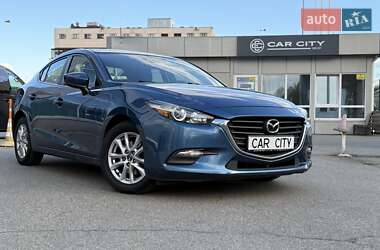 Седан Mazda 3 2017 в Киеве