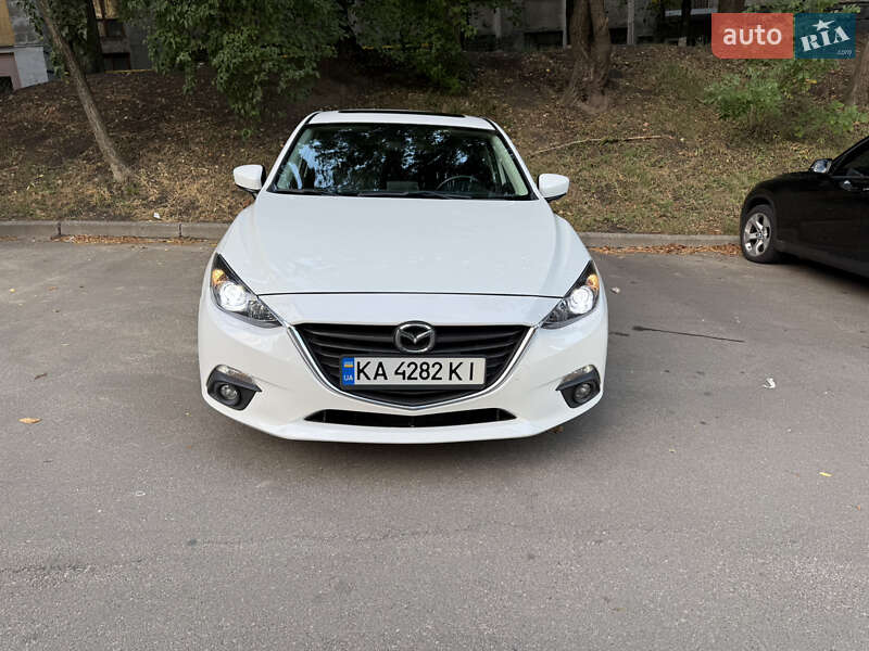 Седан Mazda 3 2014 в 