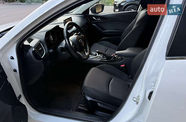 Седан Mazda 3 2014 в 
