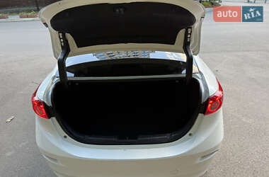 Седан Mazda 3 2014 в 