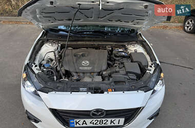 Седан Mazda 3 2014 в 