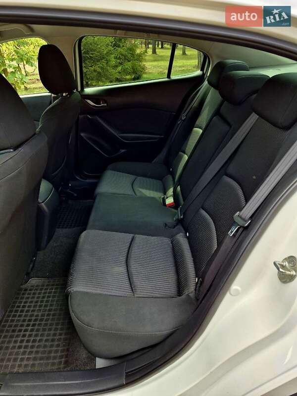 Седан Mazda 3 2015 в Кривом Роге фото 14 Седан Mazda 3 2015 в Кривом Роге