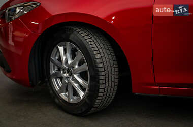 Седан Mazda 3 2015 в 