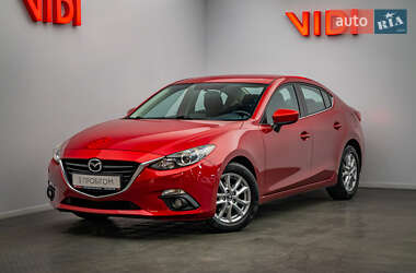 Седан Mazda 3 2015 в Киеве