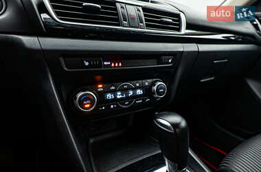 Седан Mazda 3 2015 в 