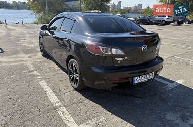 Седан Mazda 3 2012 в 