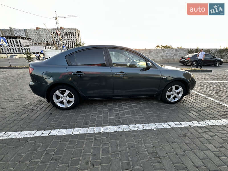 Седан Mazda 3 2004 в Одессе