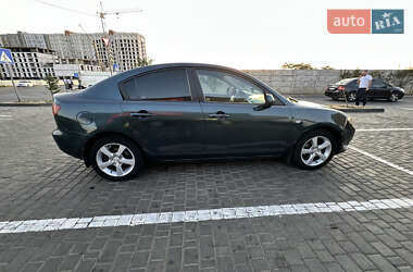 Седан Mazda 3 2004 в 