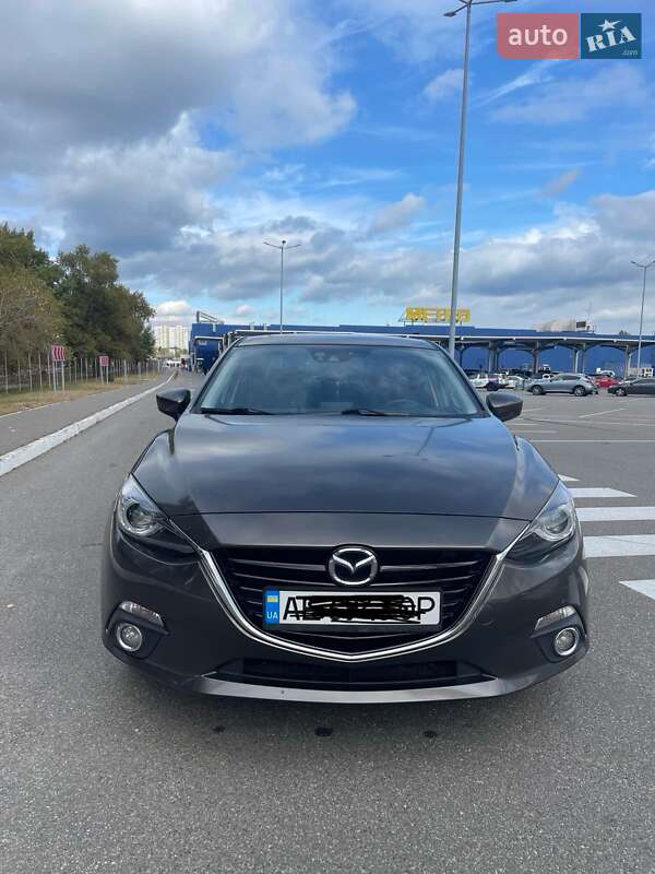 Седан Mazda 3 2014 в Киеве