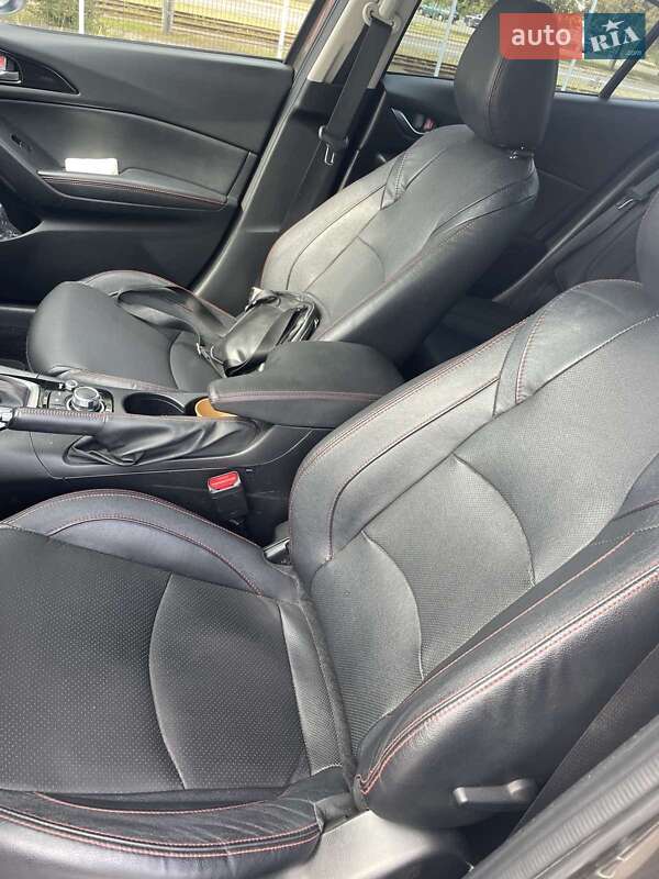 Седан Mazda 3 2014 в Киеве