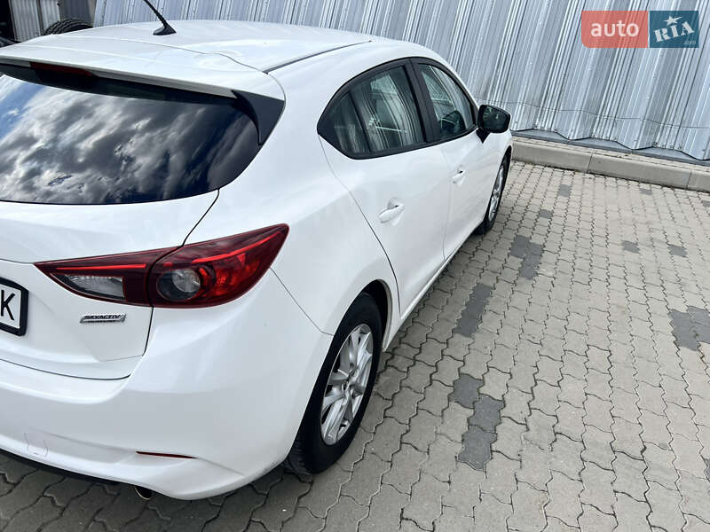 Хэтчбек Mazda 3 2017 в Львове