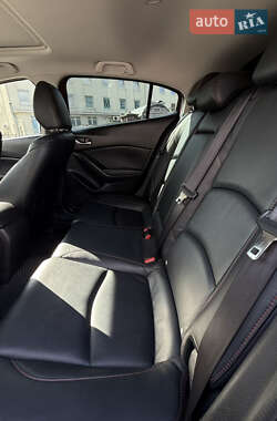 Хэтчбек Mazda 3 2015 в 