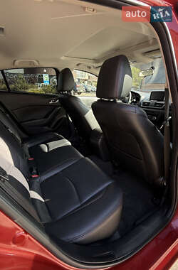 Хэтчбек Mazda 3 2015 в 
