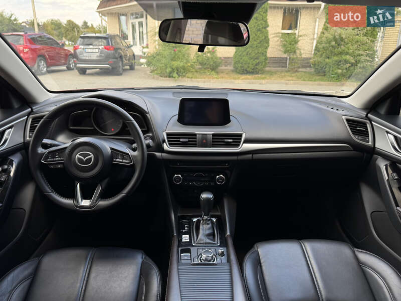 Седан Mazda 3 2018 в Харькове
