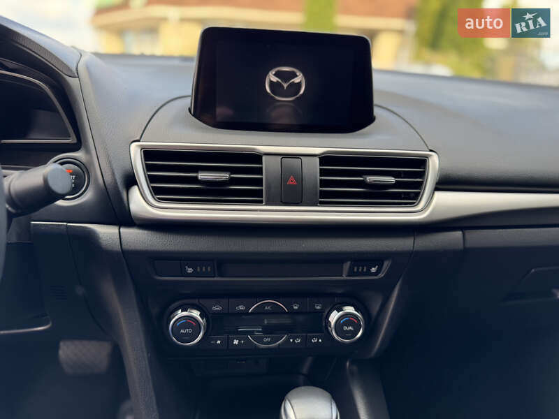 Седан Mazda 3 2018 в Харькове