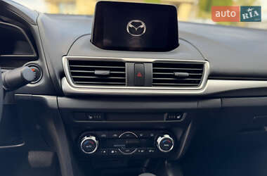 Седан Mazda 3 2018 в 