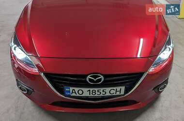 Седан Mazda 3 2016 в Ужгороде