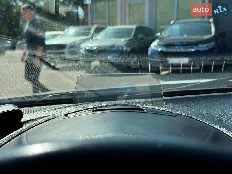 Седан Mazda 3 2014 в Виннице