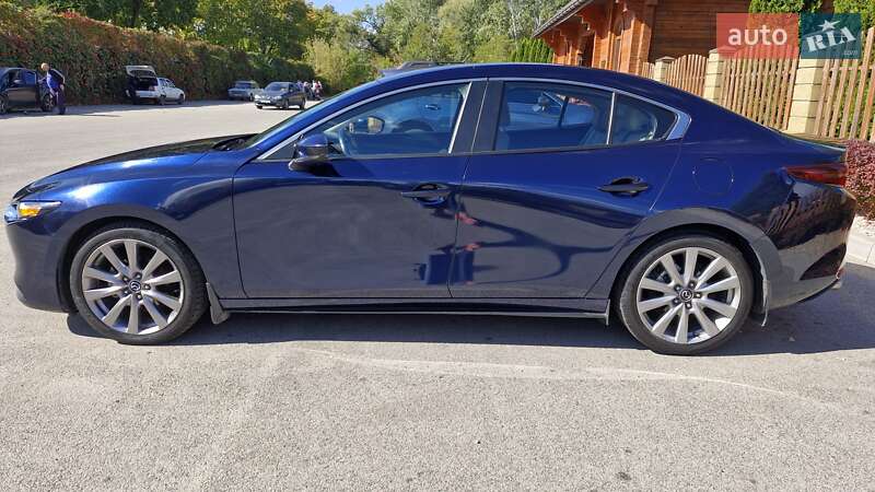 Седан Mazda 3 2019 в Днепре