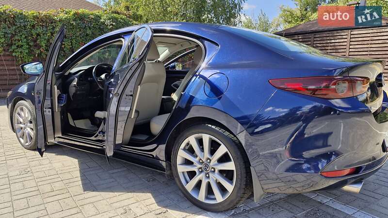 Седан Mazda 3 2019 в Днепре