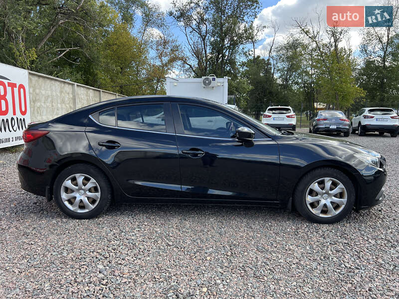 Седан Mazda 3 2016 в Черкассах