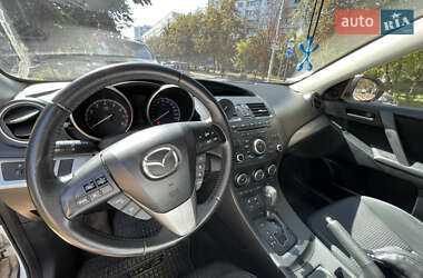 Седан Mazda 3 2011 в 