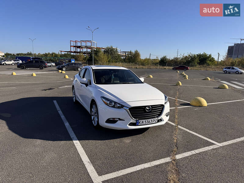 Седан Mazda 3 2017 в Киеве