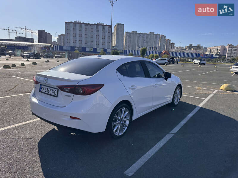 Седан Mazda 3 2017 в Киеве