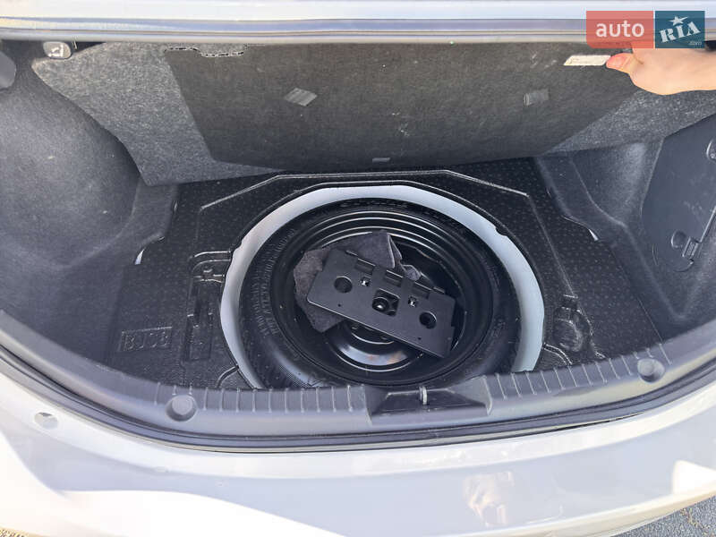 Седан Mazda 3 2017 в Киеве