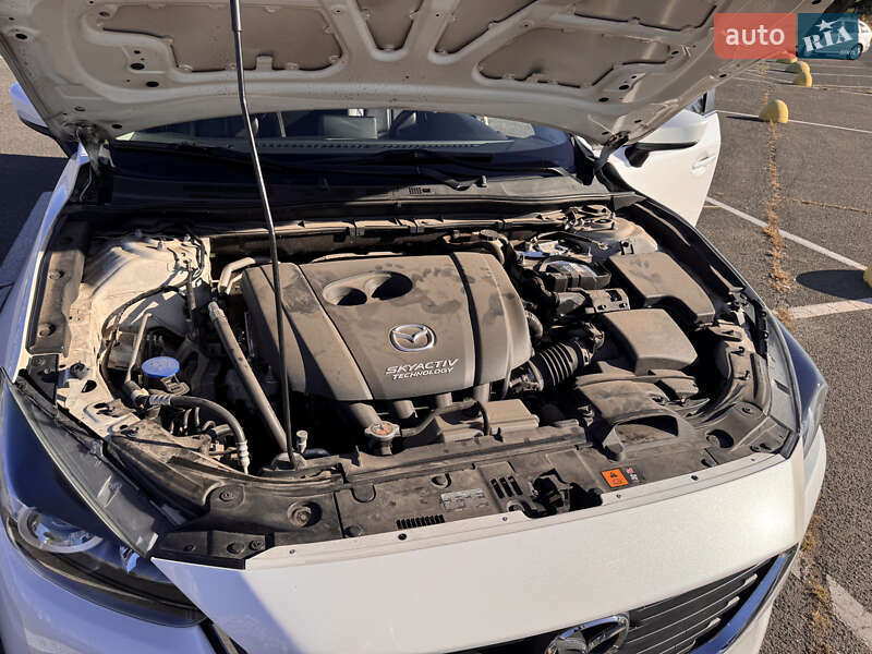 Седан Mazda 3 2017 в Киеве