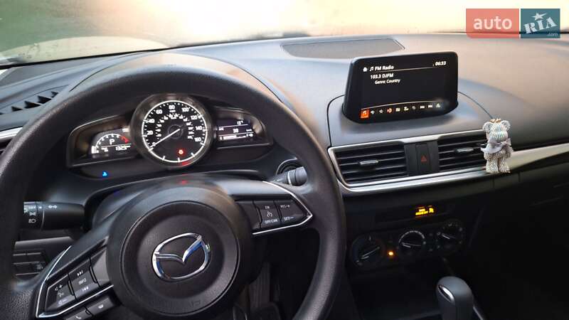 Седан Mazda 3 2016 в Днепре
