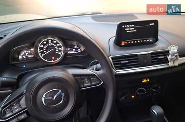 Седан Mazda 3 2016 в 