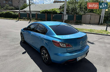 Седан Mazda 3 2011 в 
