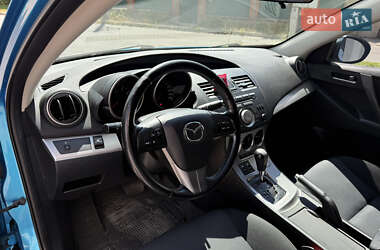 Седан Mazda 3 2011 в 
