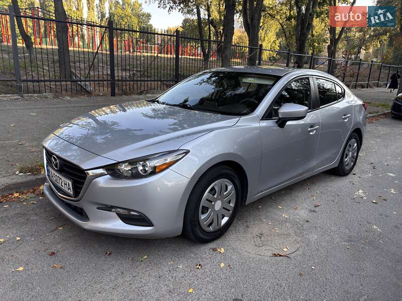 Седан Mazda 3 2016 в 