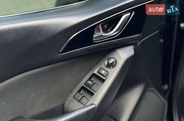 Хэтчбек Mazda 3 2014 в 