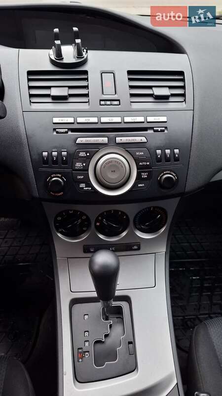 Седан Mazda 3 2010 в Запорожье