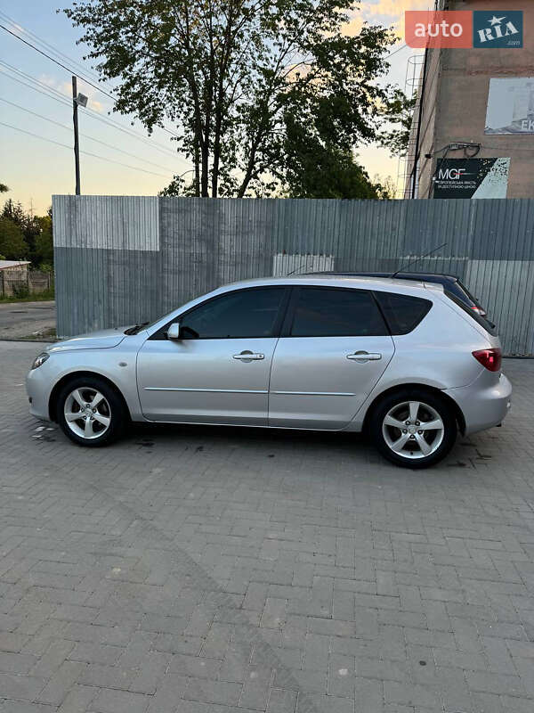 Хэтчбек Mazda 3 2004 в Шаргороде
