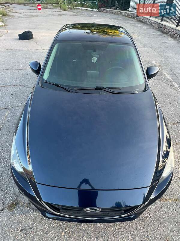 Седан Mazda 3 2015 в Кременчуге