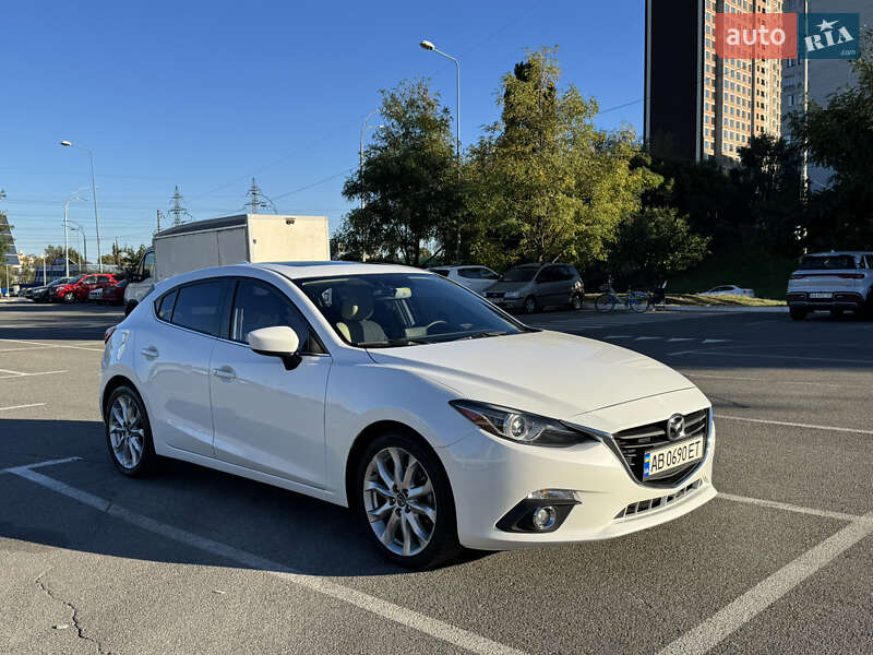 Хэтчбек Mazda 3 2015 в 