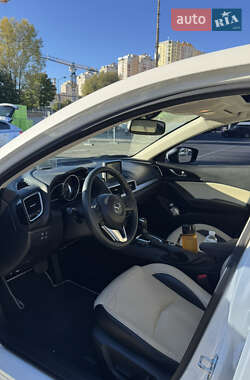 Хэтчбек Mazda 3 2015 в 