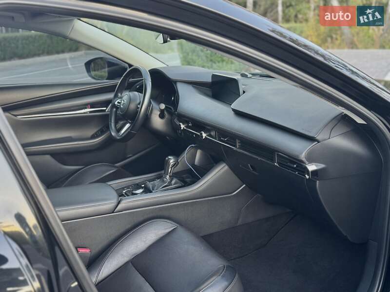 Седан Mazda 3 2019 в Киеве