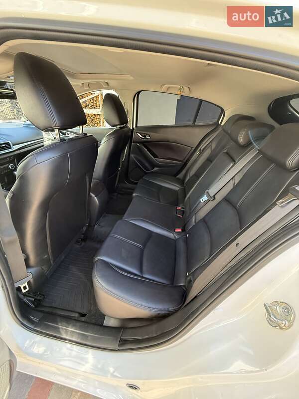Хэтчбек Mazda 3 2016 в Киеве