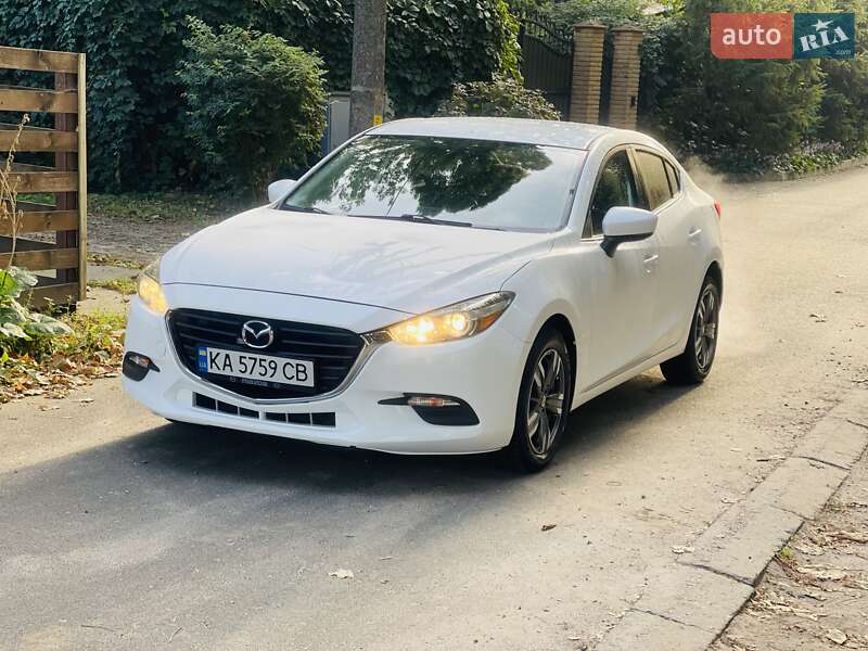 Седан Mazda 3 2017 в Киеве