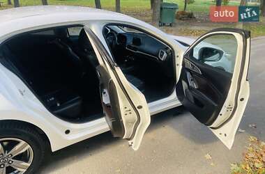 Седан Mazda 3 2017 в 