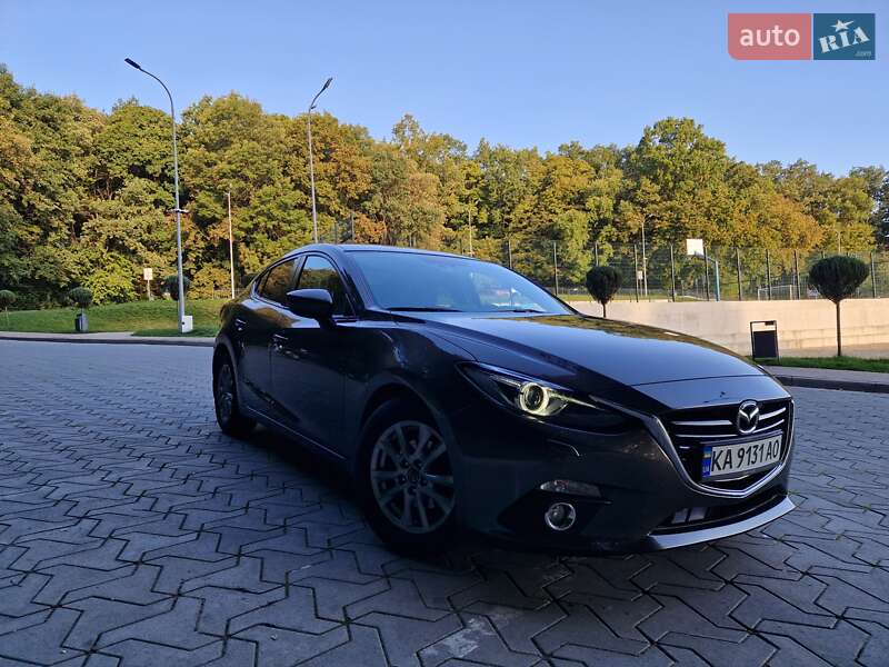 Седан Mazda 3 2016 в 